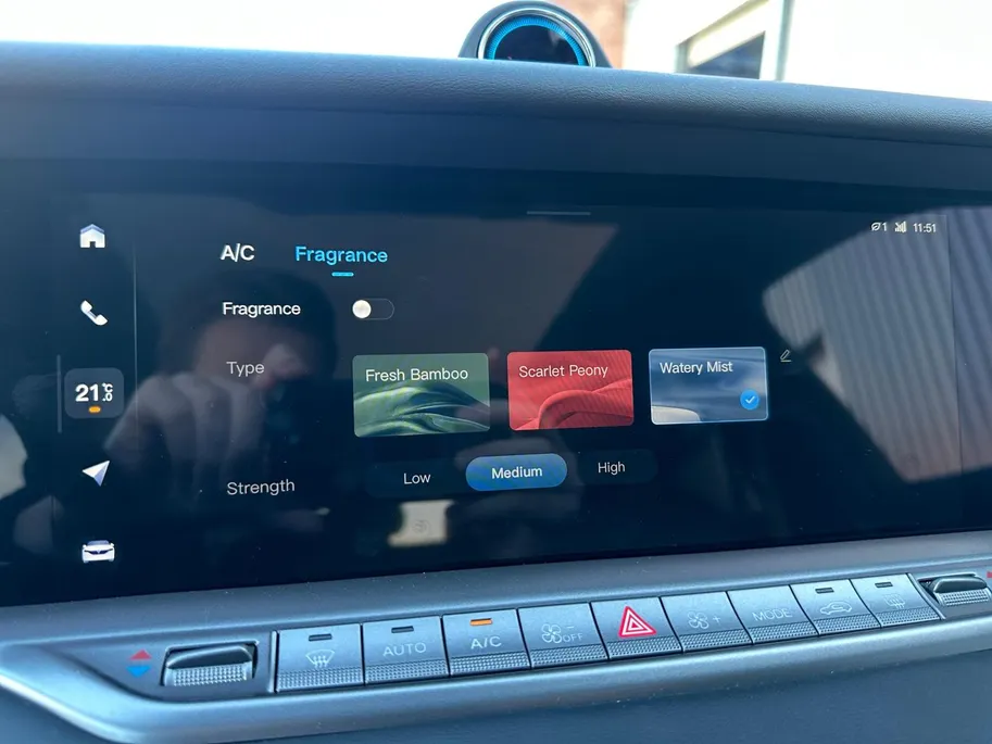 Voyah Free Flagship Edition 4WD 106 kWh |6.672 Euro Korting!! l Option|500 km rijbereik|Luchtvering|Stoelkoeling, -verwarming en -massage|Uit voorraad leverbaar|Blackline exterieur & interieur|