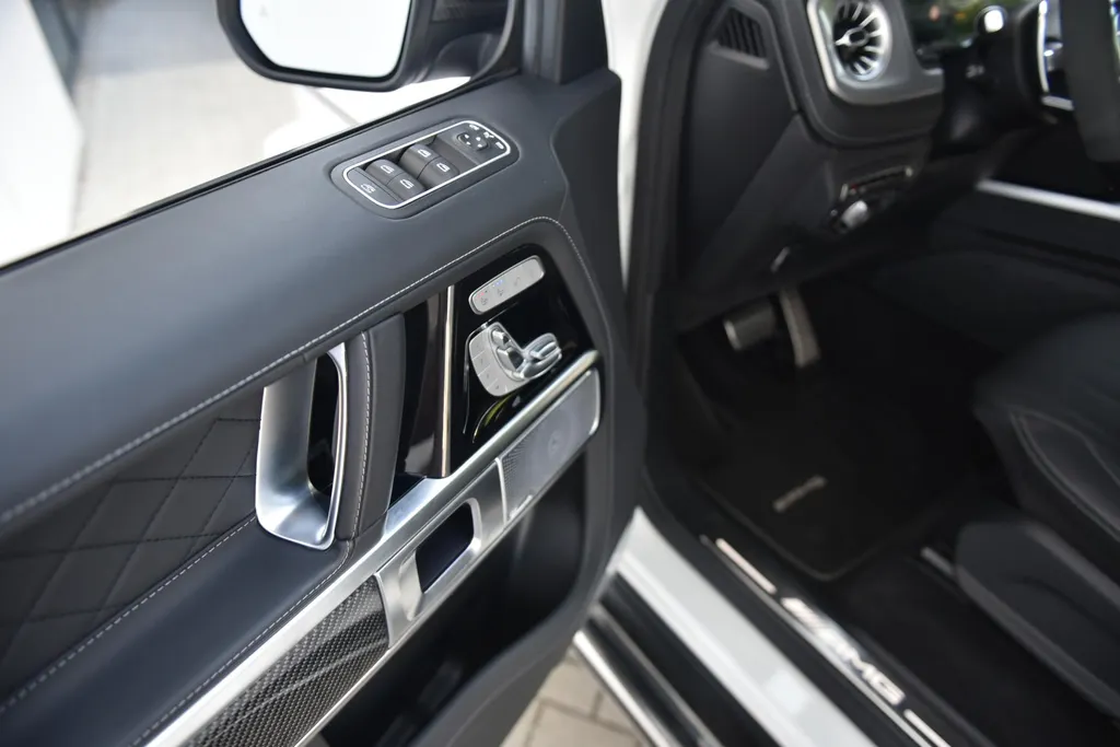 Mercedes-Benz G-Klasse 63 AMG 585pk