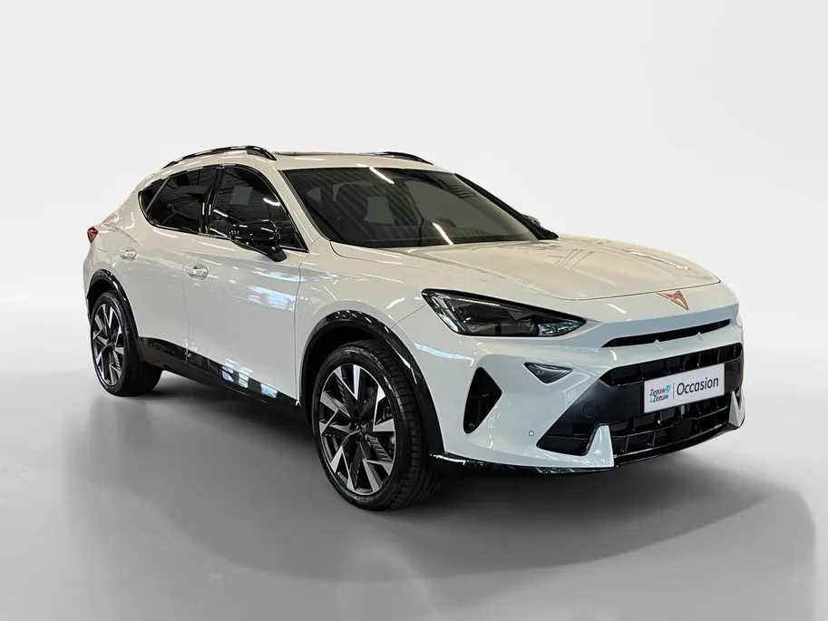 CUPRA Formentor 1.5 TSI e-Hybrid Business | Panoramadak | Stuur verwarming etc! | Trekhaak | Super compleet en helemaal nieuw!