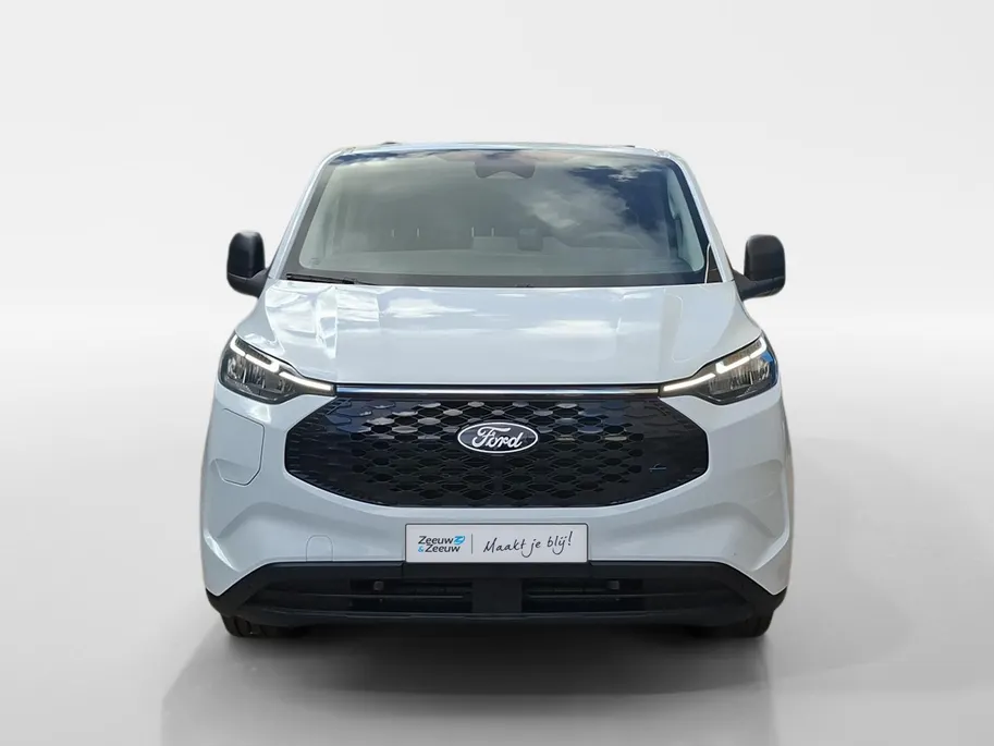 Ford E-Transit Custom 340 L1H1 Trend AWD 71 kWh | Direct leverbaar | 0,99% rente | 3-zits | Trekhaak