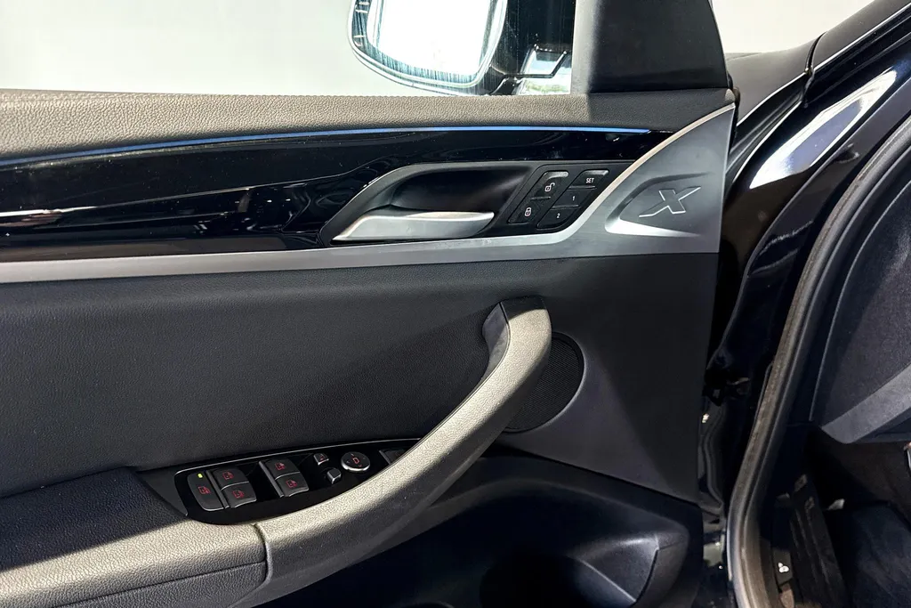 BMW iX3 Executive 80 kWh