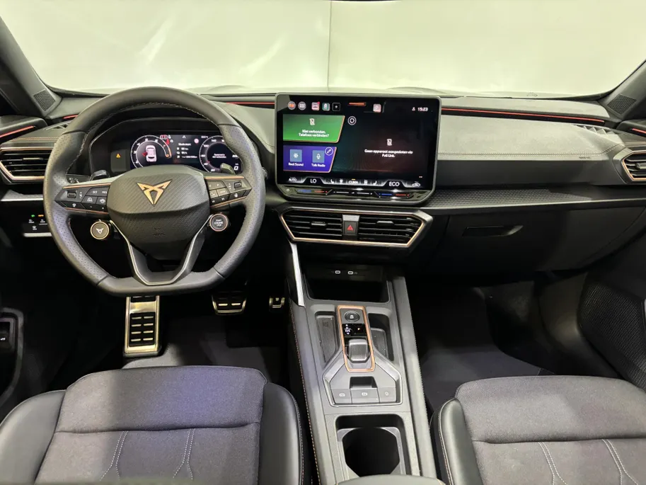 CUPRA Formentor 1.5 - 204PK TSI e-Hybrid Business Automaat | NIEUWE AUTO | Elektrisch Wegklapbare Trekhaak | Schuif/Kantel Dak | Digital Cockpit | Camera | Parkeersensoren | Stoelverwarming | Stuurwielverwarming | Apple CarPlay/Android Auto |