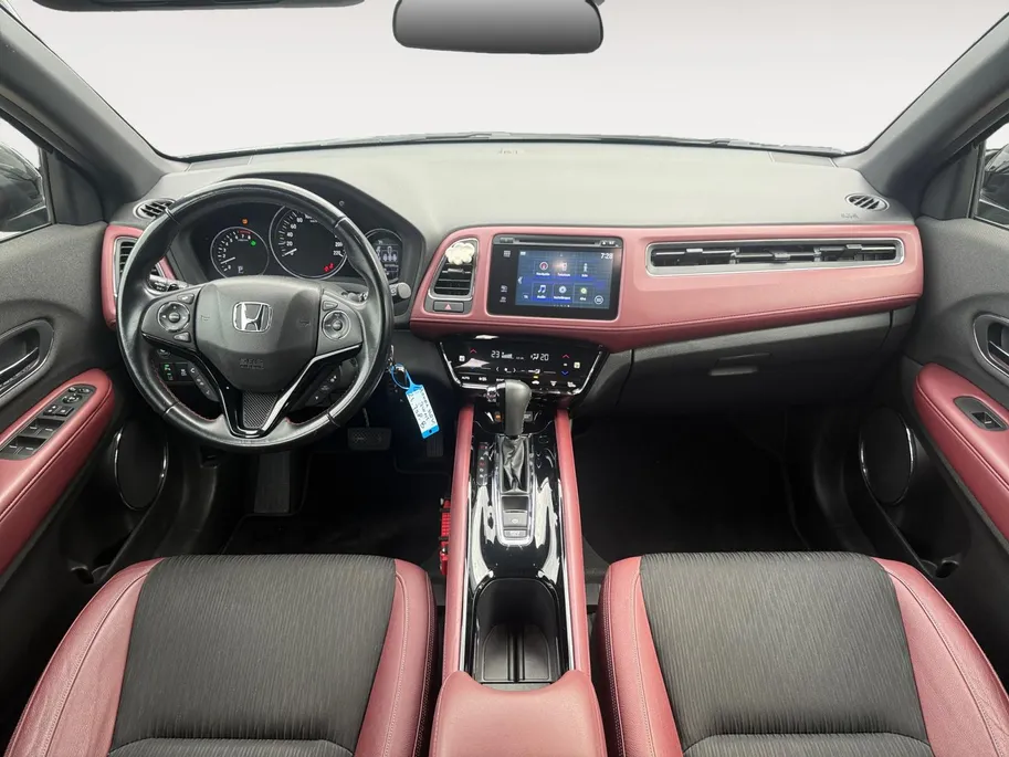 Honda HR-V 1.5 i-VTEC Elegance | Automaat | Trekhaak | Achteruitrijcamera | Stoelverwarming | Led koplampen | Dealer onderhouden |