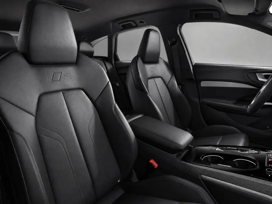 Audi A5 2.0 e-hybrid quattro S edition 299 PK · Premium pakket · Optiekpakket zwart · Trekhaak elek. wegklapbaar