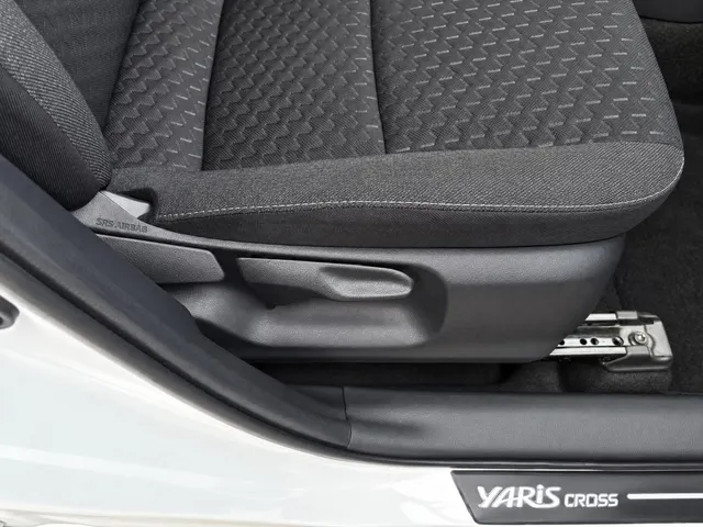 Toyota Yaris Cross 1.5 Hybr 130 Dynamic | Blindspot | Parkeersensoren | All Seasons