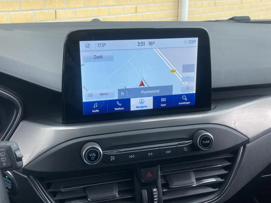 Ford Focus 1.0 EcoBoost Hybrid 125 pk Titanium X Wagon Navigatie - Apple Carplay/ Android Auto - Camera - Draadloos opladen telefoon - Elektrische achterklep
