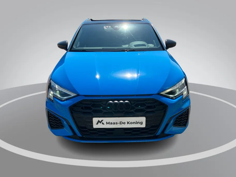 Audi A3 Sportback 45 TFSIe 245pk S edition Competition · Panoramadak · Camera · Massage functie · Apple/Android Car Play · Adaptive Cruise Control · Elektrisch verstelbare stoelverstelling · Stoelverwarming ·