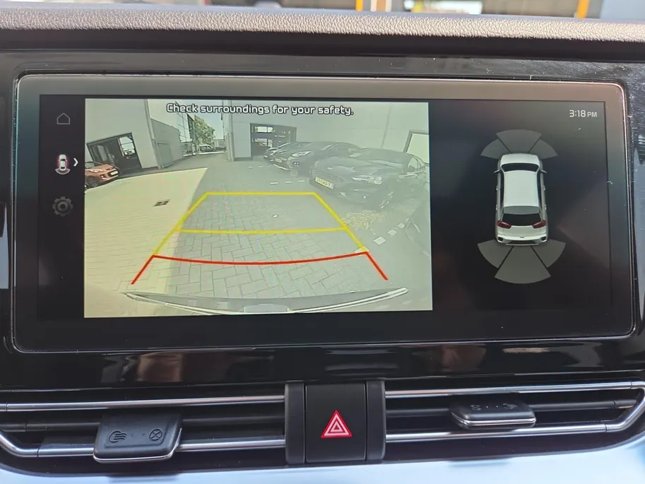 Kia Niro 1.6i Hybrid ExecutiveLine | Automaat | 1e Eigenaar | Dealer onderhouden | JBL | Schuif-/kanteldak | Cruise Control Adaptief | Leder | Stoelverwarming en verkoling | LM Velgen | Carplay | Camera | FabriekGarantie tot 2032