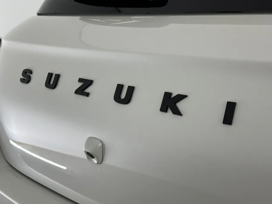 Suzuki Swift 1.2 Style Smart Hybrid | Black & White edition