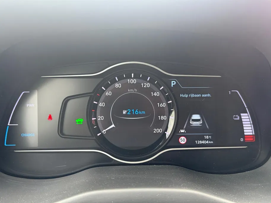 Hyundai Kona EV Premium 64 kWh | Achteruitrijcamera | Head Up Display | Dodehoek Detectie | Lederen Bekleding | Climate Control |