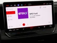 Volkswagen Passat Variant 1.5 eTSI 150pk DSG Elegance Business · Camera · Wegklapbare Trekhaak · Apple/Android Car Play · Dodehoeksensoren · P-Sensoren · 17'' Inch · Garantie t/m 18-06-2028 of 100.000