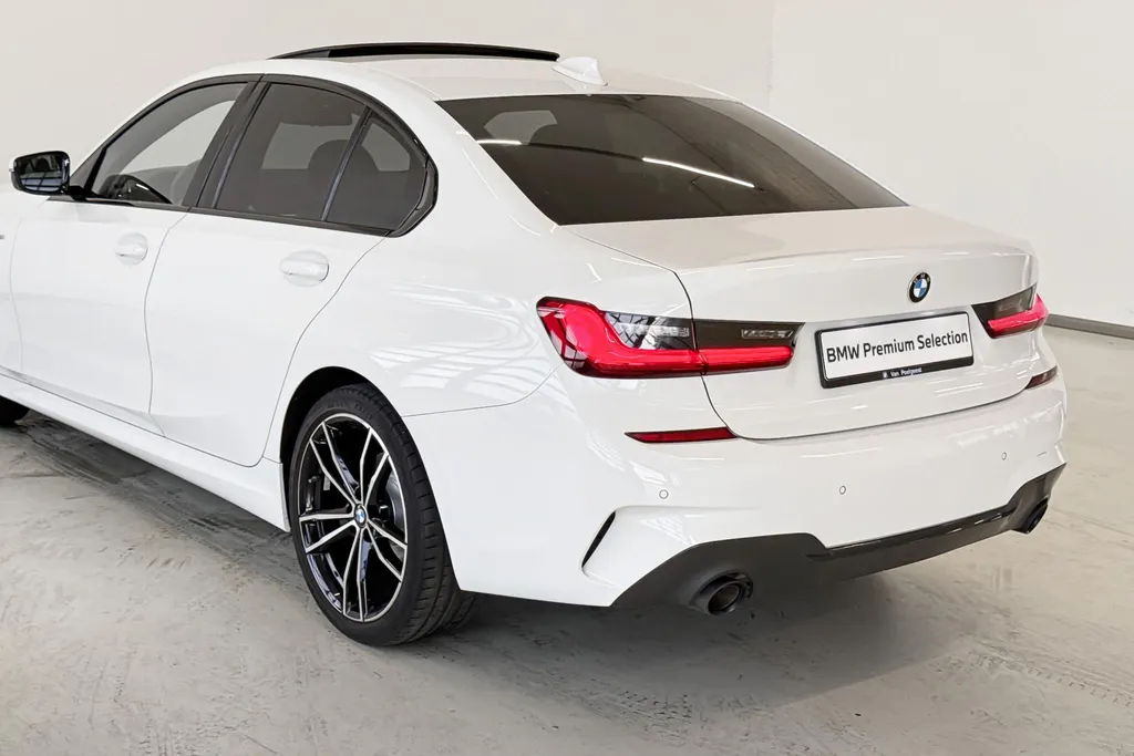 BMW 3 Serie Sedan 318i High Executive