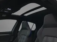 Volkswagen Golf 1.5eHybrid 200kW/272PK GTE Black Style · Panoramadak · Trekhaak · Camera ·  Apple/Android Car Play · Garantie t/m 10-09-2030 of 10000km.