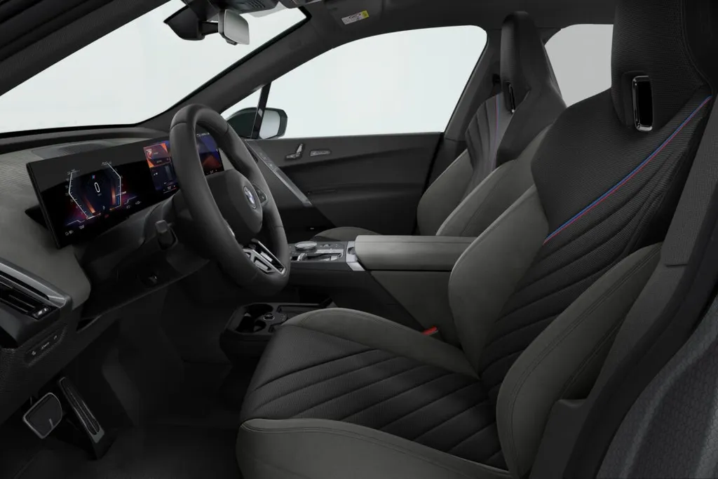 BMW iX xDrive45 101 kWh