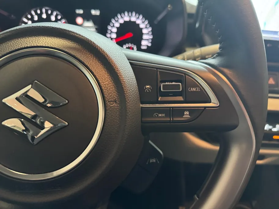 Suzuki Swift 1.2 Select Smart Hybrid | Apple Carplay/Android Auto | Achteruitrij Camera | Adaptive Cruise Control | All-Season | BLISS | LED | LMV 16' | Stoelverwarming |