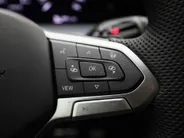 Volkswagen Tayron 1.5eHybrid 200kW/272PK R-Line Edition DSG · Panoramadak · Camera + Parkeersensoren · Massagefunctie · Garantie t/m 29-12-2030 of 100000km  · EXTRA INRUILKORTING ·