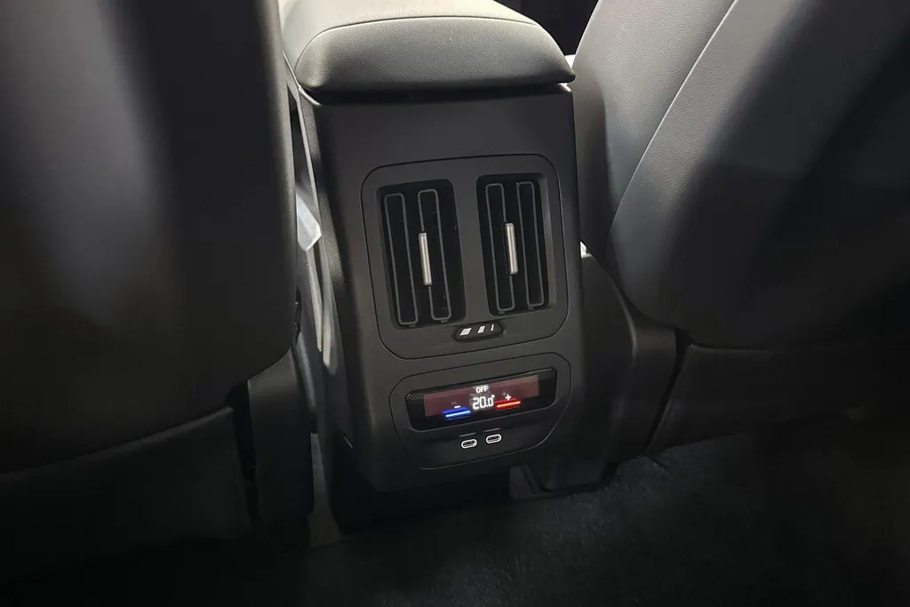 BMW iX3 50 xDrive 113 kWh