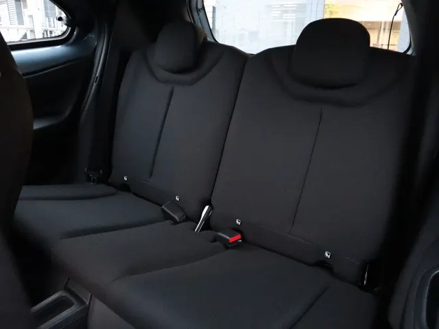 Toyota Aygo X Hybrid 115 play | Camera | Apple/Android Carplay