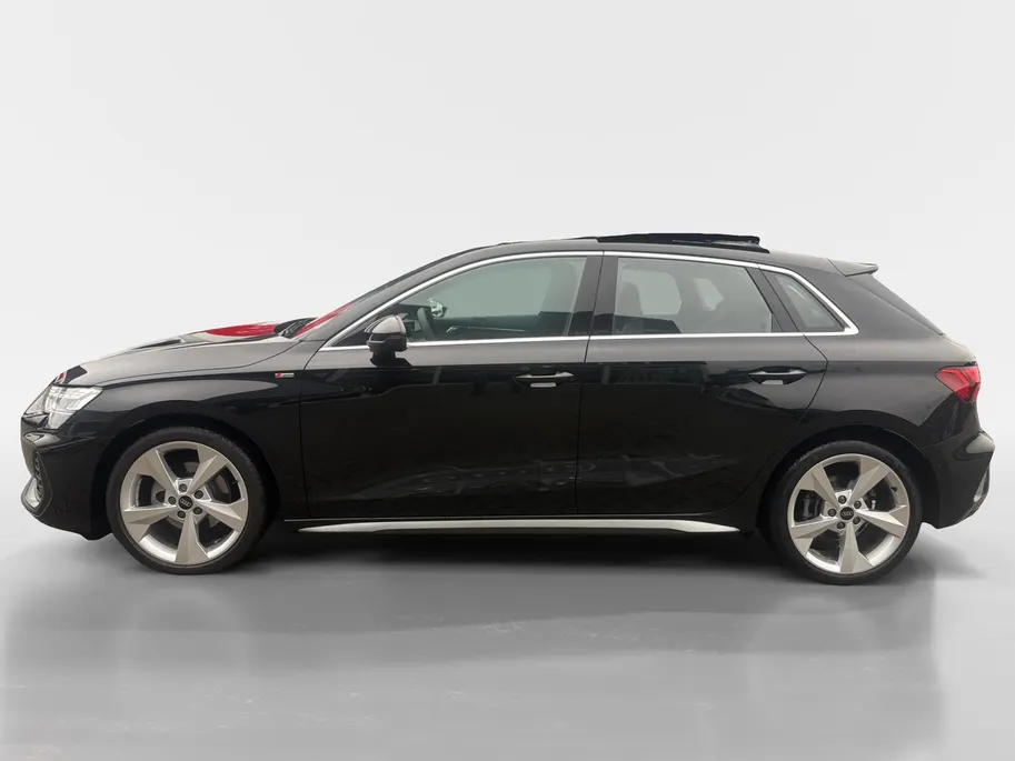 Audi A3 Sportback 35 TFSI S edition | 3X S Line | Schuif-Kantel Dak | Sportstoelen | SONOS | Camera | Stoelverwarming | Apple Carplay | Adaptief Cruise Control | Climate Control