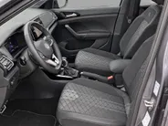 Volkswagen T-Cross 1.5TSI/150PK R-Line ·Trekhaak · Apple/Android Car Play ·  Navigatie · Camera + Parkeersensoren · Garantie t/m 22-10-2027