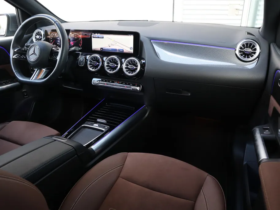 Mercedes-Benz B-Klasse 180 Business Solution AMG l Keyless l Achteruitrij camera l Stoelverwarming