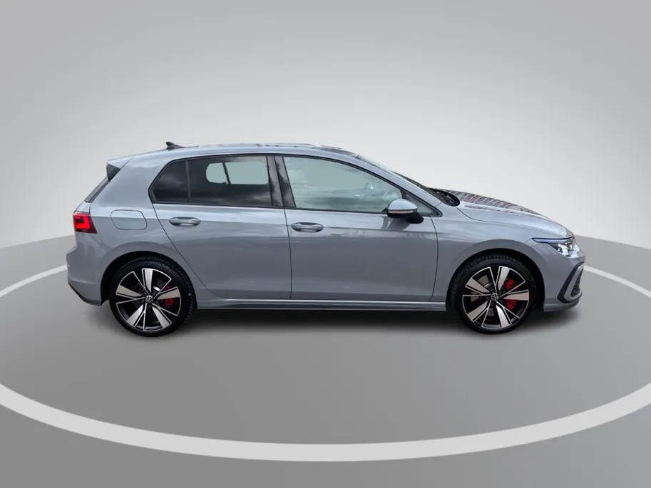 Volkswagen Golf 1.4 eHybrid 245pk GTE · Navigatie · Camera + Parkeersensoren · Stoel- & stuurverwarming · Apple/Android Car Play · Trekhaak ·