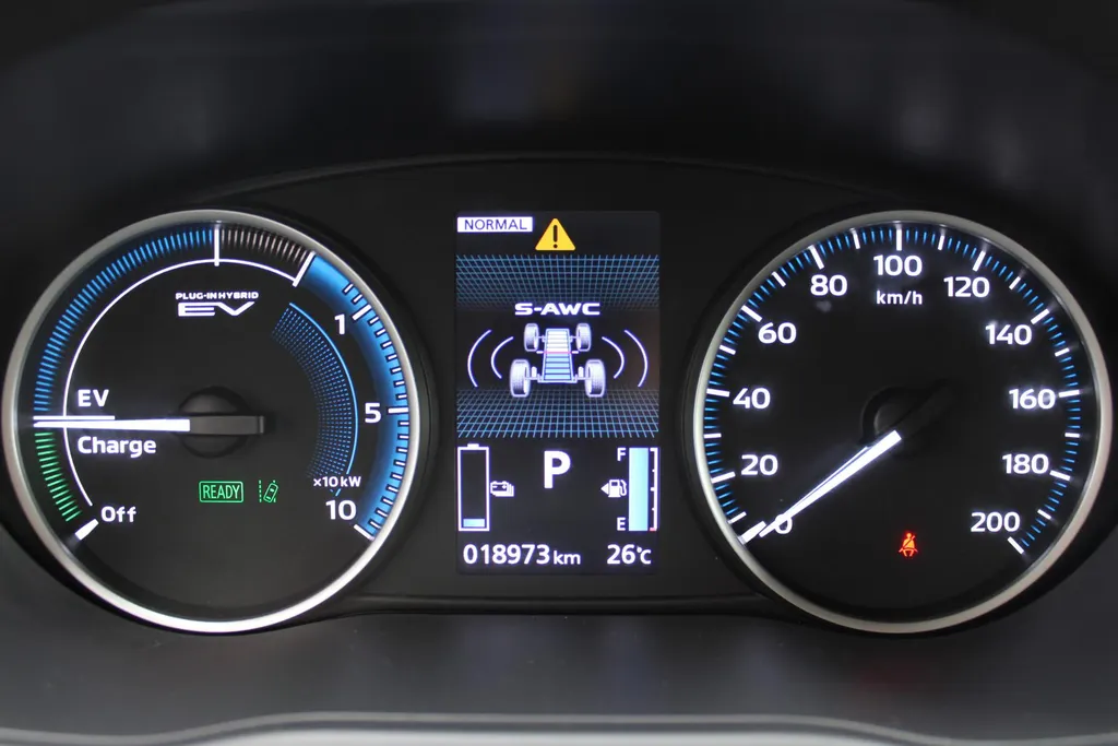 Mitsubishi Eclipse Cross 2.4 PHEV Intense | 18' LM | Clima | Keyless | Stoelverwarming | Cruise | Camera | Plug-in |