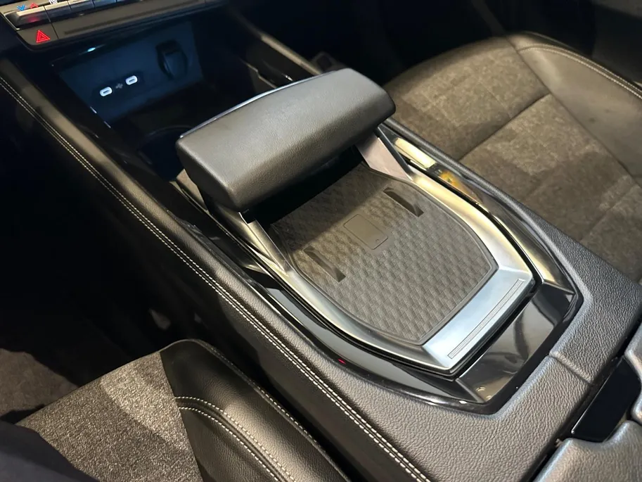 Renault Espace 200PK E-Tech full hybrid techno 7p. Automaat | 1ste Eigenaar | Trekhaak | All-Seasonbanden | Apple Carplay/Android Auto | Cruise Control | Digitale Cockpit | Climate Control | Parkeersensoren | 12 Maanden BOVAG Garantie