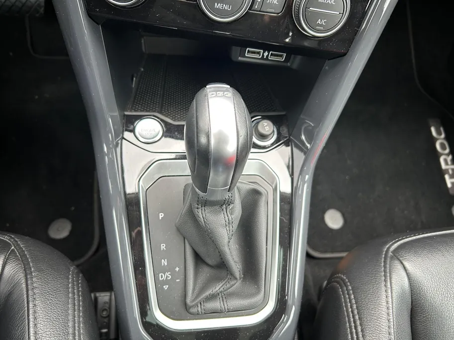 Volkswagen T-Roc 1.5 TSI ZEER COMPLEET, O.A. LEDER, OPEN PANORAMADAK, A-CAMARA ETC! NU PREMIUMPAKKER GRATIS INCL. 12 MAANDEN GARANTIE!!