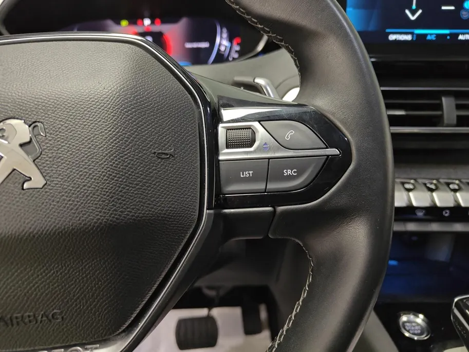 Peugeot 3008 1.2 PureTech Allure Avantage | Navi | Camera | Apple CarPlay/Android Auto | Climate Control | Cruise Control | Parkeersensoren | Lichtmetalen Velgen