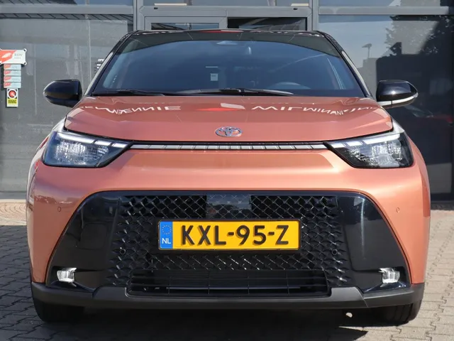 Toyota Aygo X Hybrid 115 pulse Bi-Tone | Easy Pack