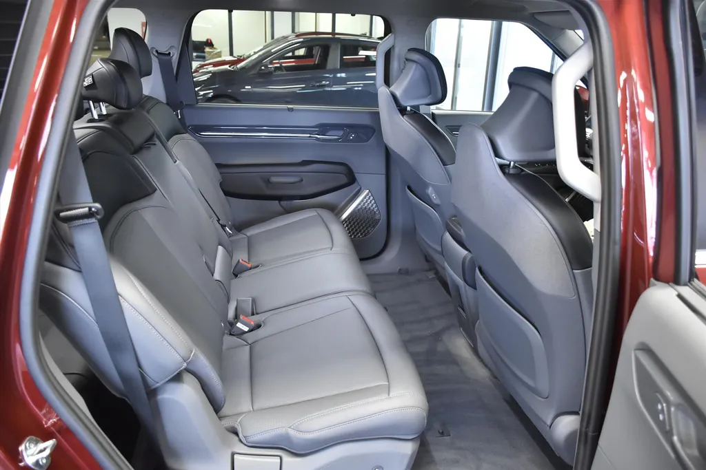 Kia EV9 99,8kWh 204pk RWD Air NIEUW - SNEL LEVERBAAR