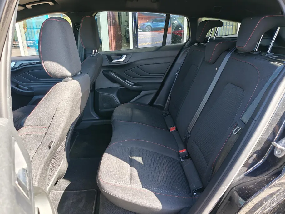 Ford Focus Wagon 1.0 EcoBoost Hybrid ST Line | Groot scherm | Winter Pack