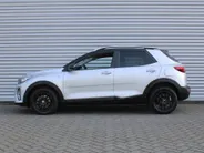 Kia Stonic 1.0 T-GDi MHEV DynamicLine | Stoelverwarming | Camera | Parkeersensor v+a | Clima | Navi | Apple Carplay/Android Auto | 15" LM | Cruise |