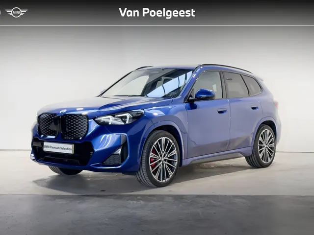 BMW iX1