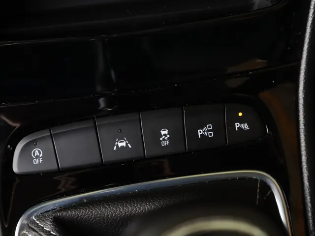 Opel Astra Sports Tourer 1.2 Design & Tech | Camera