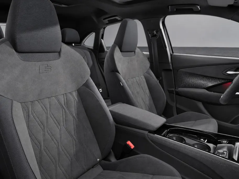 Audi Q3 Sportback e-hybrid S edition 272 PK · Tech plus · Glazen panoramadak · MMI experience pro