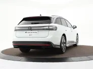 Volkswagen ID.7 Pro Limited Edition 77 kWh accu 286 PK · Draadloze telefoonlader · 360 camera · verwarmde voorstoelen · Voorraad OUTLET · Prijs is inclusief inruilpremie ·
