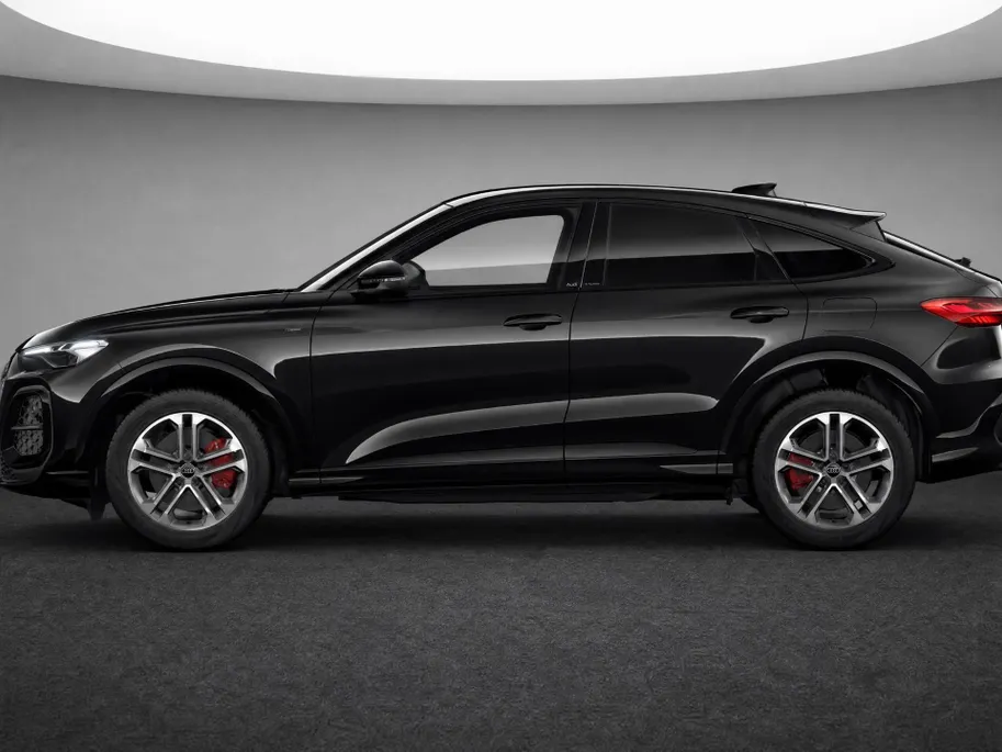 Audi Q5 Sportback e-hybrid quattro S edition Competition 367 PK · Tech pro · Glazen panoramadak · B&O premium 3D