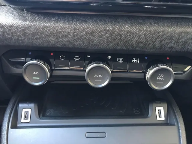 Citroën C4 1.2 Hybrid 136 Max
