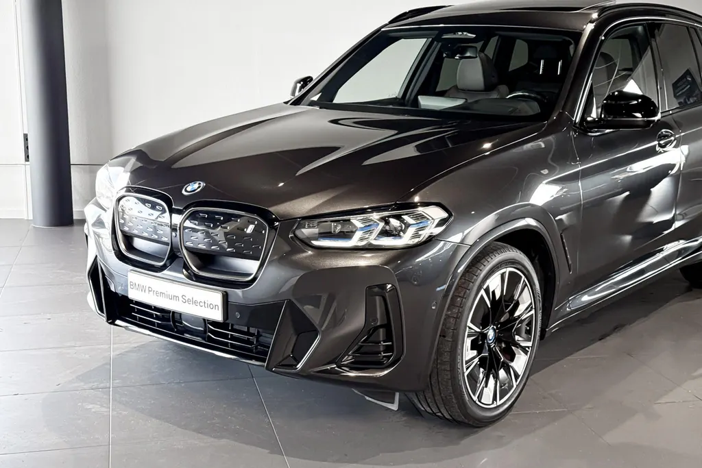 BMW iX3 High Executive
