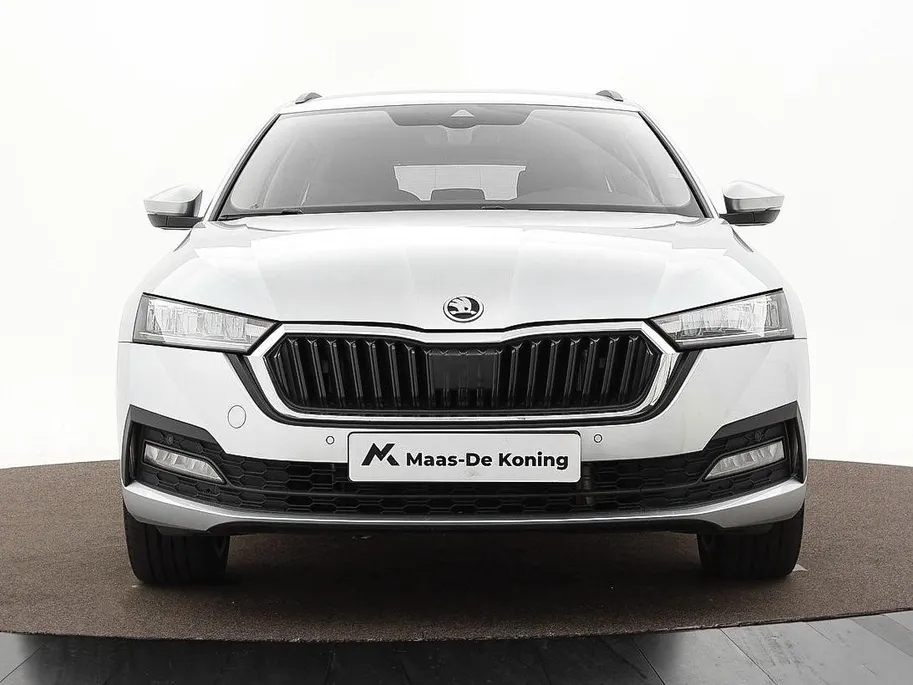 Škoda Octavia Combi 1.4 TSI iV PHEV 204pk DSG Business Edition · Stuur- & Stoelverwarming · Apple/Android Car Play · Cruise Control · Elek. Achterklep · Draadloze Telefoonlader ·
