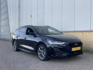 Ford Focus 1.0 EcoBoost Hybrid ST Line 125 pk Wagon GROOT NAVIGATIE-WINTERPAKKET-PRIVACY GLASS