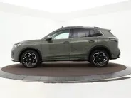 Volkswagen Tiguan 1.5 eHybrid 272pk DSG R-Line Edition · Panoramadak · 360 Camera · Harman Kardon Audio · Inklap. Trekhaak · Matrix LED · Head-Up Display · Keyless · Garantie t/m 19-11-2030 of 100.000km