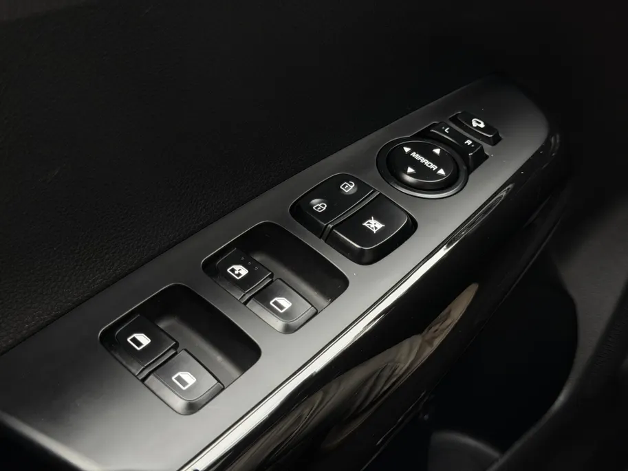Kia Picanto 1.0 DPI DynamicPlusLine | Navi | Achteruitrijcamera | Parkeersensoren achter | Apple/Android carplay | Cruise control | LED | Privacy glass | LMV