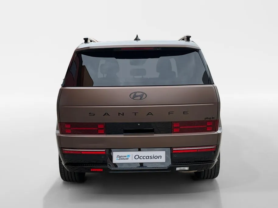 Hyundai Santa Fe 1.6 T-GDI PHEV Black Line 4WD 7-zitter 251PK | 62km WLTP elektrisch | Navigatie | Apple Carplay & Android Auto | Adaptive cruise control | Climate control | 360 camera | Stoelventilatie & verwarming | Stuurverwarming |
