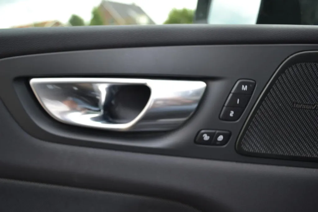 Volvo XC60 2.0 T8 PLUG-IN HYBRID AWD ULTIMATE