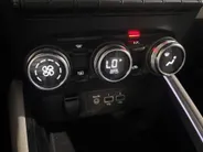 Renault Clio 100PK TCe Initiale Paris | 1e eigenaar | Bose Audio | Wit Leder | Armsteun | Climate Control | Camera | Apple CarPlay/Android Auto | Cruise Control | Lichtemetalen Velgen | Licht & Regen Sensor |