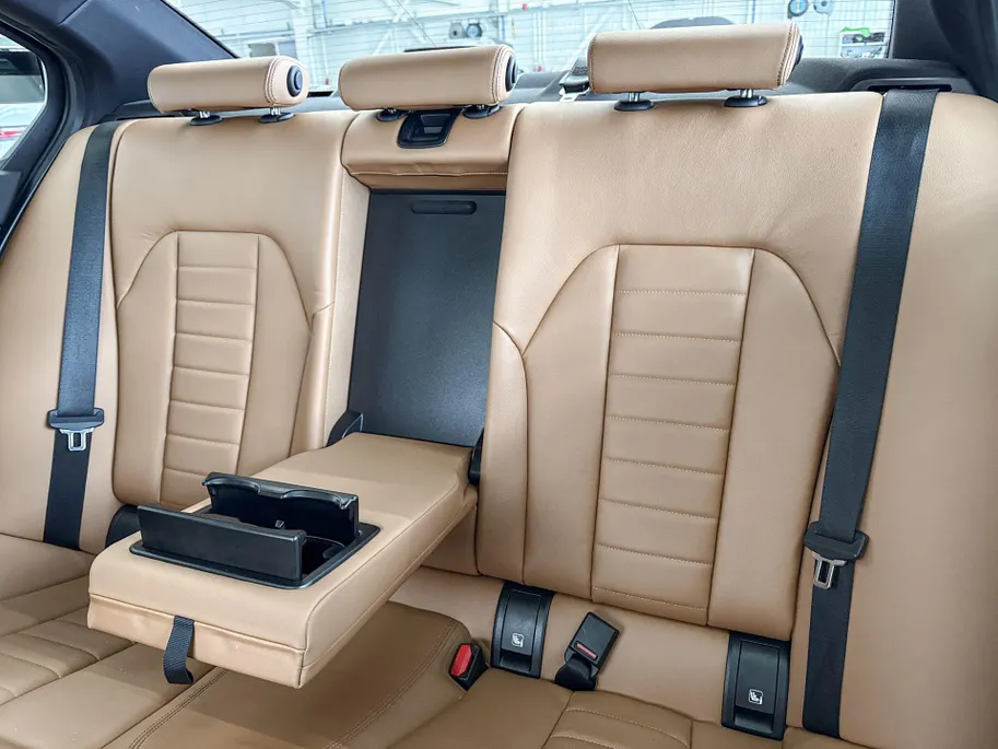 BMW 3 Serie Sedan 318i High Executive