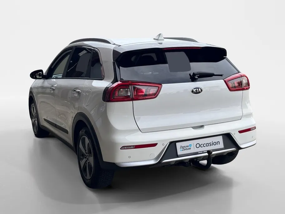 Kia Niro 1.6 GDi Hybrid First Edition | Trekhaak | Achteruitrijcamera | Stoel en stuurverwarming |